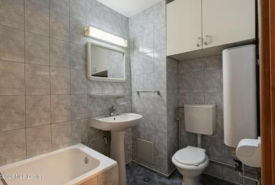 Garsonieră decomandată în Sebastian - 12