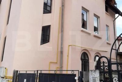 Casă cu 10 camere cu Teren 355 Mp în Democrației - 18