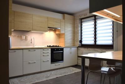 Duplex cu 5 camere cu Canalizare în Central - 2
