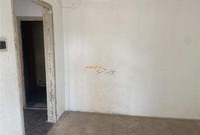 Apartament 3 camere , zona Longinescu - Gara , decomandat 70 - 9