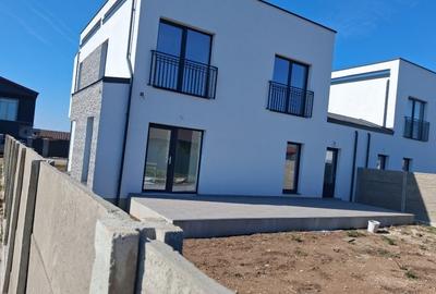 Duplex cu 5 camere cu Teren 370 Mp în Sânandrei - 2