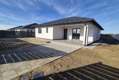 Case 4 camere TiP PARTER Bradu | 400 mp teren - 2