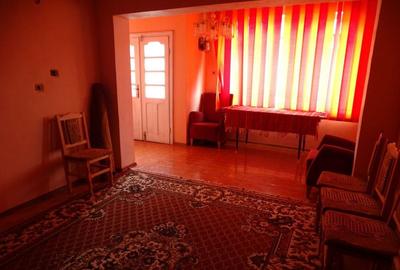 Casă cu Teren 2930 Mp în Giuvărăști - 2