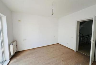 Casă cu 4 camere cu Teren 20 Mp în Roșu - 7
