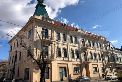 Apartament cu 5 camere decomandat în Central - 1