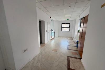 Spa?iu birou *94 mp - ultracentral * - trafic intens - 14