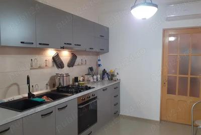 Vanzare Casa + 2 Spatii Comerciale suprafata de 283.mp., in zona Centrala - Str. Rahova - 3