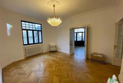 Apartament cu 5 camere decomandat în Armeneasca - 4