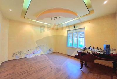 Apartament cu 3 camere semidecomandat în Central - 5