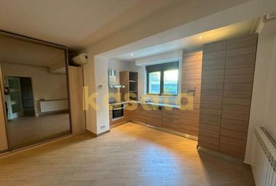 Apartament cu 3 camere semidecomandat în Dorobanți