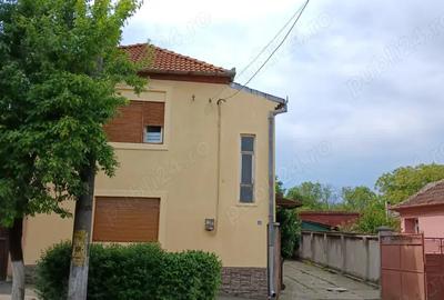 Proprietate deosebita ideala pentru o familie numeroasa sau investitie - 1