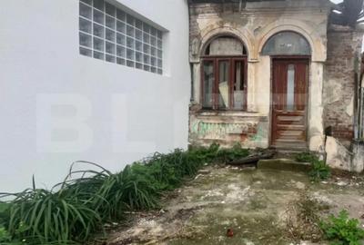 Casă cu 3 camere cu Teren 175 Mp în Central