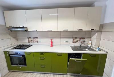 Apartament cu 3 camere decomandat, mobilat în Est