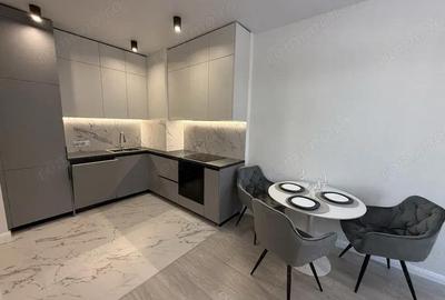 Garsonieră decomandată în 1 Mai