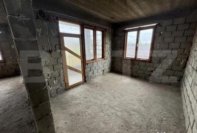 Casă cu 4 camere cu Teren 1842 Mp în Filiași - 2