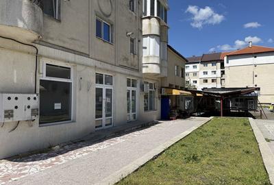 Spațiu comercial, de 80 mp, în Central - 5