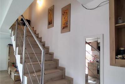 Casă cu 3 camere cu Canalizare în Triaj - 7