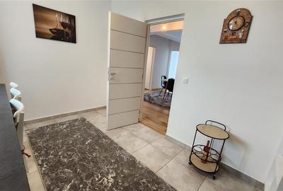 Apartament cu 3 camere decomandat, mobilat în George Enescu