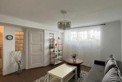 Apartament cu 2 camere semidecomandat, mobilat în Central