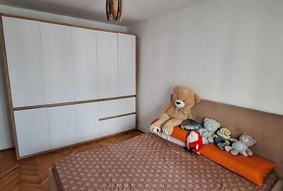 Apartament cu 3 camere semidecomandat, mobilat în Kiriac - 1