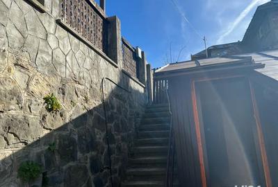 Casă cu 3 camere în Central