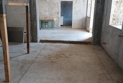 Casă cu Teren 1829 Mp în Central