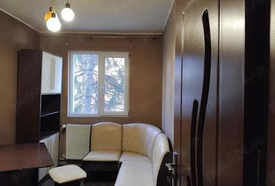 Se. Ofera spre vanzare un apartament deosebit cu 3 camere,et 3,Str Republicii,zona Nord,Rm Valcea Se. Ofera spre vanzare un apartament deosebit cu 3 camere,et 3,Str Republicii,zona Nord,Rm Valcea - 2