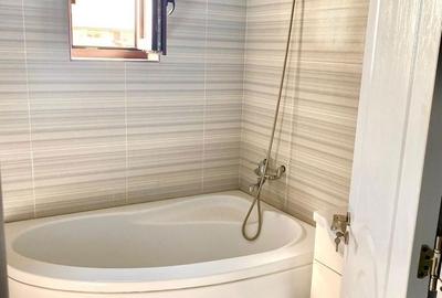 Apartament cu 2 camere, mobilat în Km 4 - 2