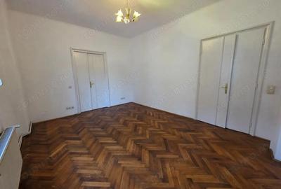 Apartament cu 3 camere decomandat în Central - 2