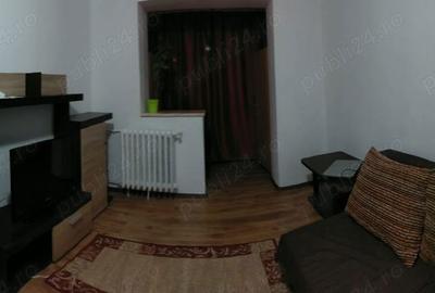 Apartament cu 2 camere decomandat în Spitalul Județean