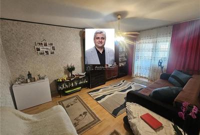 Apartament cu 3 camere decomandat în Micro II
