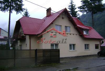 Spațiu comercial, de 280 mp, în Central - 8