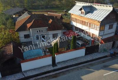 Casă cu 6 camere cu Teren 4050 Mp în Tutana - 1