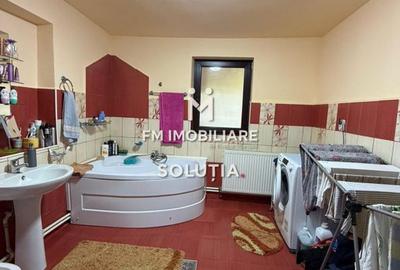 Casă cu 5 camere cu Teren 1000 Mp în Unguraș - 4