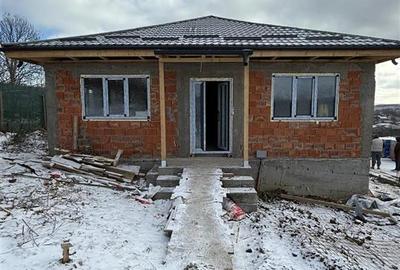 Casă individuală cu 4 camere cu Canalizare în Tomești - 1