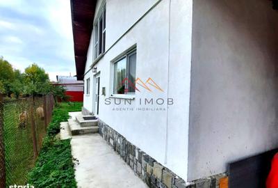 Casă cu 3 camere decomandat cu Canalizare în Central - 1