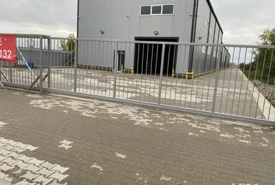 Spațiu comercial, de 1,200 mp, în Central - 8