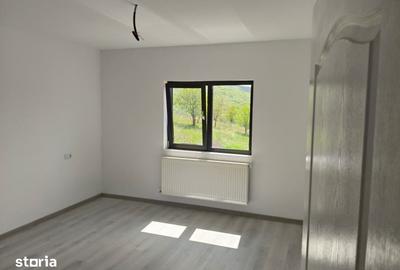Casă cu 3 camere cu Teren 400 Mp în Tomești - 10