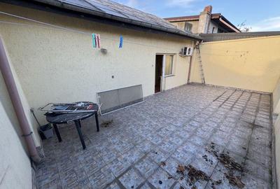 Apartament cu 2 camere semidecomandat, mobilat în Central