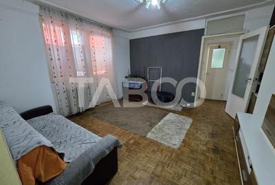 Apartament 2 camere de vanzare etaj intermediar 2 balcon Rahovei Sibiu - 1