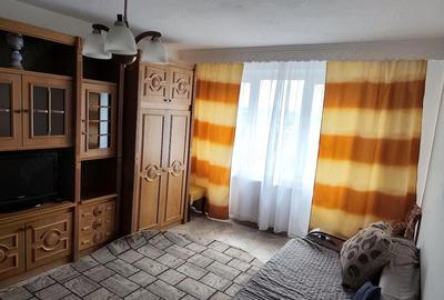 Apartament cu 2 camere decomandat în Cornișa