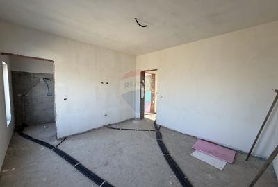 Casă cu 4 camere cu Teren 470 Mp în Câmpineanca - 12