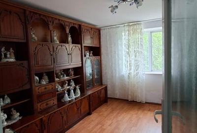 Casă cu 3 camere în Beba Veche
