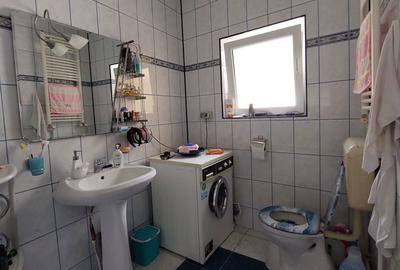 Casă cu 6 camere cu Teren 300 Mp în Muncitoresc - 3