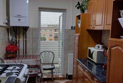 Apartament cu 3 camere decomandat în Central - 2