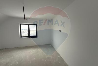 Casă cu 4 camere cu Teren 415 Mp în Lascăr Catargiu - 5