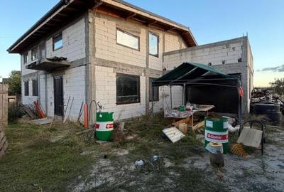 Casă individuală cu 4 camere cu Teren 1000 Mp în Pielești - 1