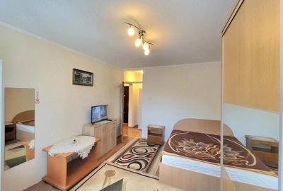 Garsonieră decomandată în Central