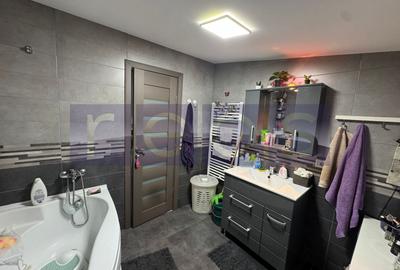 Casă individuală cu 5 camere cu Canalizare în Titan - 6