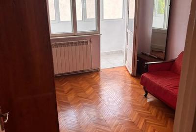 Proprietar vand ap 3 cam cf1 D - 3